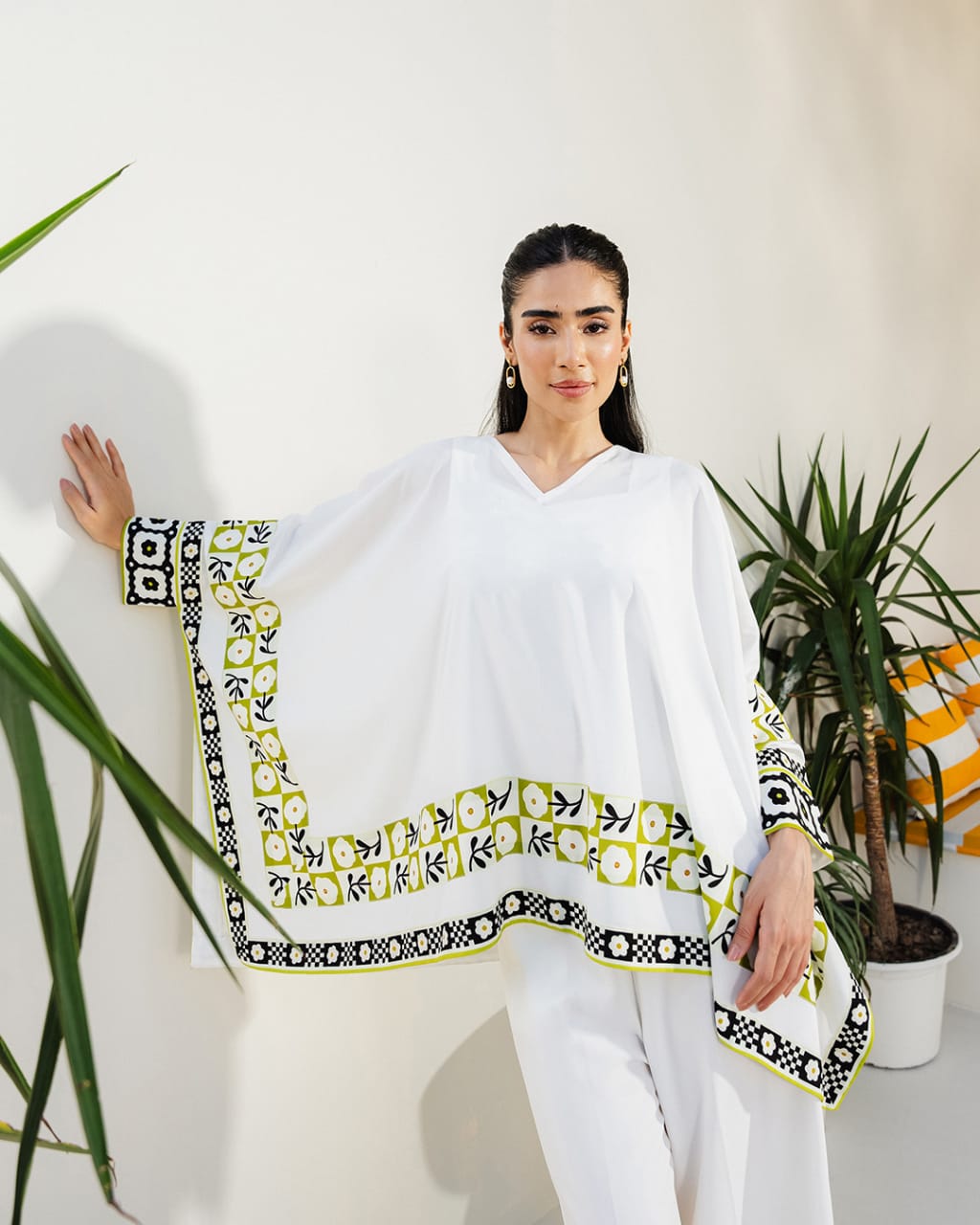 Women’s 3-piece Swiss Lawn Printed Suit - Smart Essential
